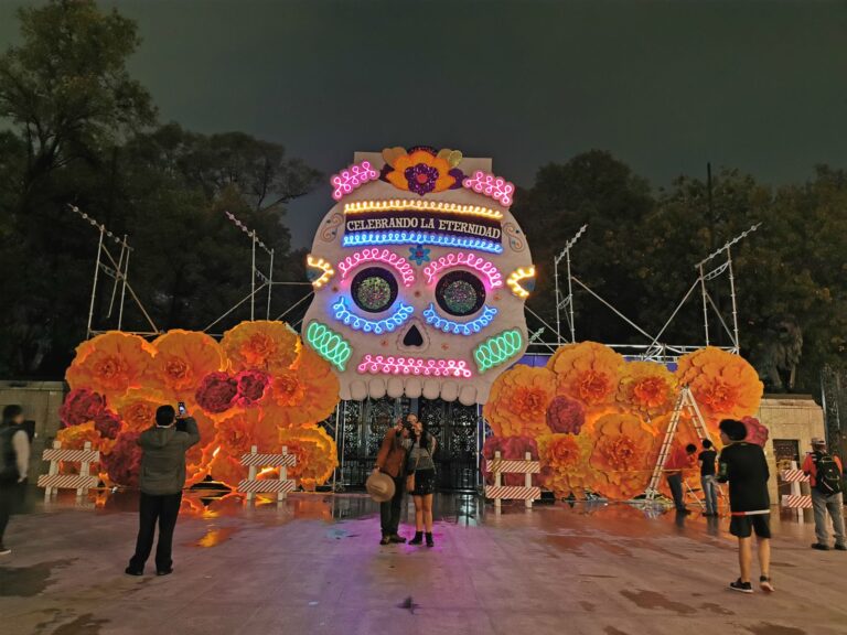 Chapultepec tendrá festival de Día de Muertos con drones, linternas y actividades