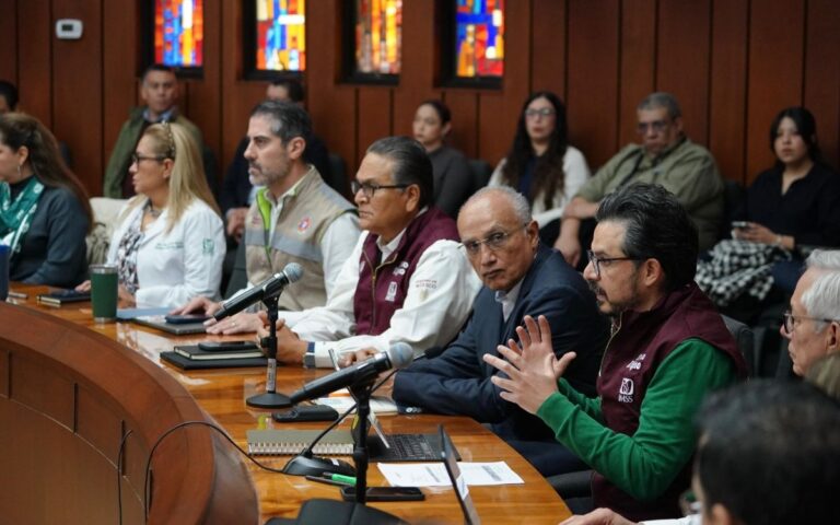 IMSS y sindicato negocian aumento salarial y mejoras en las condiciones laborales