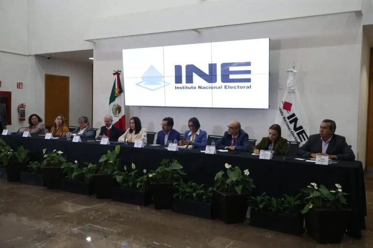 INE detecta red de cinco empresas que habría simulado competencia por 2 mil 461 mdp
