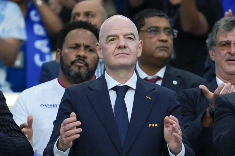 Infantino suma el respaldo de Asia rumbo a la reelección en la FIFA