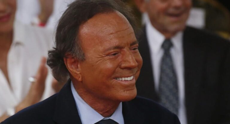 Julio Iglesias: Fiscalía española abre la puerta a investigar denuncia por agresiones sexuales