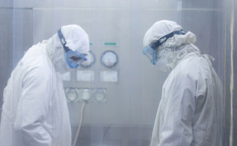 OMS pide a Rusia información sobre posible caso de peste pulmonar en Siberia