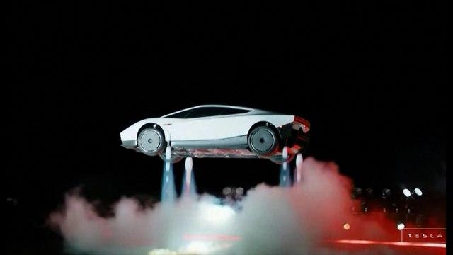 Tesla presenta el nuevo Roadster, el auto eléctrico que salta y hace piruetas