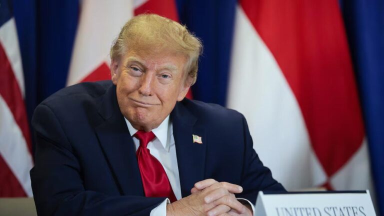 Trump ofrece recompensas de hasta 30 mil dólares por denunciar fraude fiscal