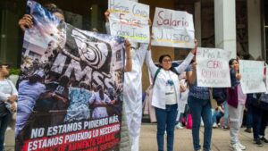¿Por qué protestan los trabajadores del IMSS? Estas son sus principales demandas
